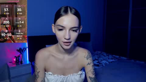 Snapshot of sophiecherrie chatting on 29, 9, 2025 Sophie online show from 29, 9, 2025