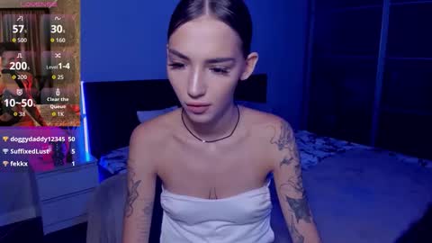 Snapshot of sophiecherrie chatting on 5, 10, 2025 Sophie online show from 5, 10, 2025