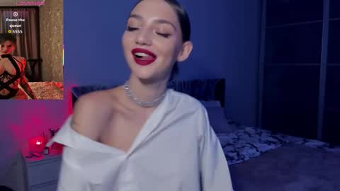 Snapshot of sophiecherrie chatting on 30, 10, 2025 Sophie online show from 30, 10, 2025