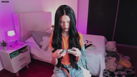    online show from 10, 9, 2025