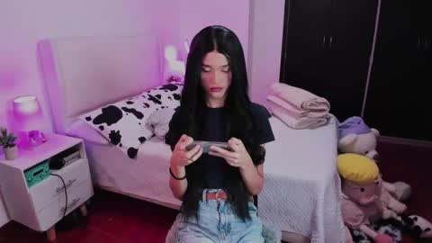    online show from 1, 10, 2025