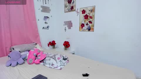 Sophie Woods  online show from 17, 12, 2024