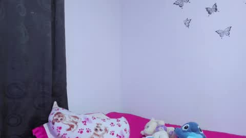 Sophie Woods  online show from 22, 2, 2025