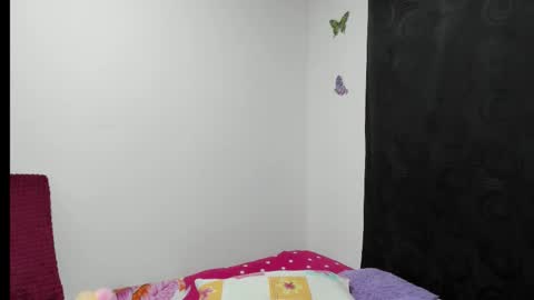 Sophie Woods  online show from 29, 9, 2025