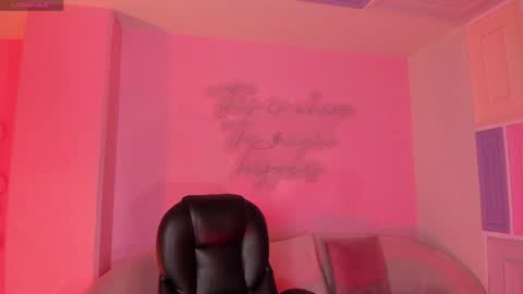 Sophie Houston online show from 14, 5, 2026