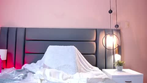 Sophie Johns online show from 1, 11, 2025