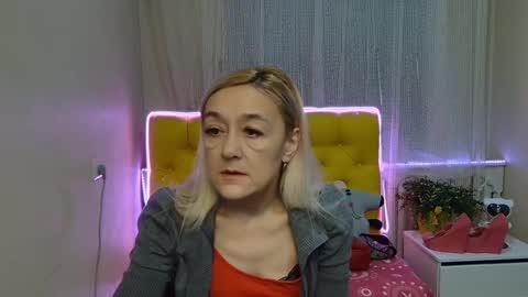 sophiekittyy online show from 28, 1, 2025