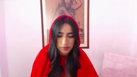 Snapshot of sophielambert_ chatting on 2, 11, 2025 Sophie  online show from 2, 11, 2025