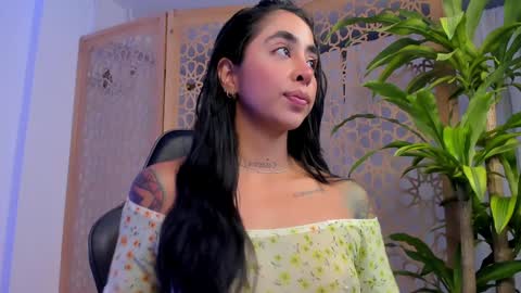 Snapshot of sophierooy chatting on 5, 2, 2025 sophierooy online show from 5, 2, 2025