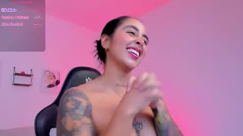 Snapshot of sophierooy chatting on 25, 9, 2025 sophierooy online show from 25, 9, 2025