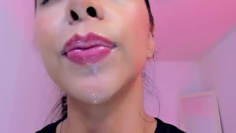 sophierooy online show from 5, 5, 2026
