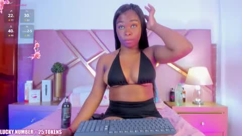 Snapshot of sophiesinclair chatting on 23, 10, 2025 Sophie online show from 23, 10, 2025