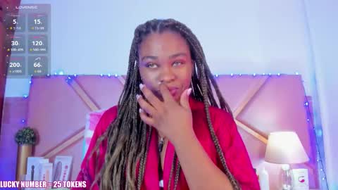 Snapshot of sophiesinclair chatting on 18, 12, 2025 Sophie online show from 18, 12, 2025