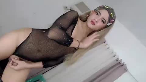 Snapshot of sophieslutx chatting on 4, 7, 2026 SOPHIEX online show from 4, 7, 2026
