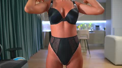 Snapshot of sophiesticate chatting on 29, 9, 2025       online show from 29, 9, 2025