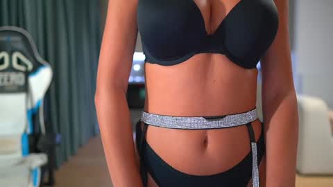 Snapshot of sophiesticate chatting on 23, 10, 2025       online show from 23, 10, 2025