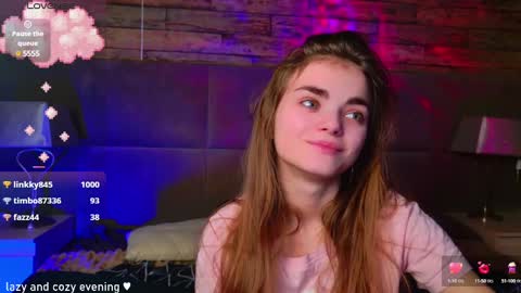 Snapshot of sophiesuvi chatting on 6, 12, 2024 Sophie and my bestie Mandy online show from 6, 12, 2024