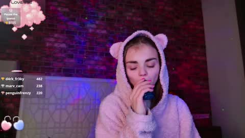 Snapshot of sophiesuvi chatting on 7, 12, 2024 Sophie and my bestie Mandy online show from 7, 12, 2024