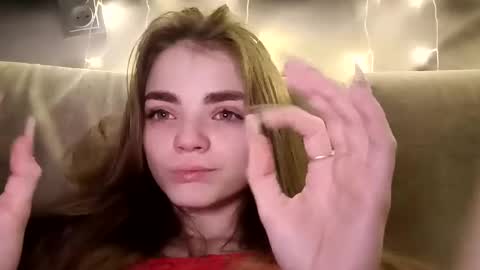 Snapshot of sophiesuvi chatting on 2, 1, 2025 Sophie and my bestie Mandy online show from 2, 1, 2025