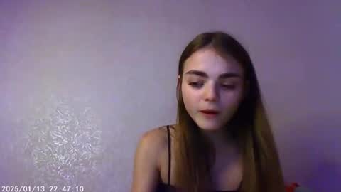 Snapshot of sophiesuvi chatting on 13, 1, 2025 Sophie and my bestie Mandy online show from 13, 1, 2025