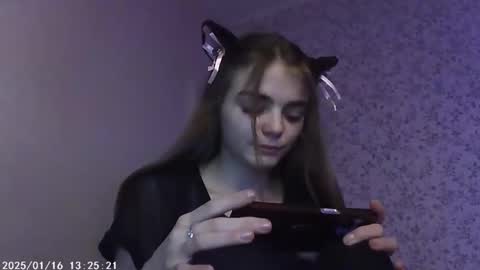 Snapshot of sophiesuvi chatting on 15, 1, 2025 Sophie and my bestie Mandy online show from 15, 1, 2025