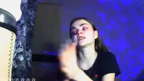 Snapshot of sophiesuvi chatting on 30, 1, 2025 Sophie and my bestie Mandy online show from 30, 1, 2025