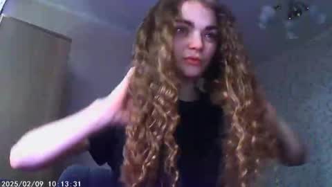 Snapshot of sophiesuvi chatting on 8, 2, 2025 Sophie and my bestie Mandy online show from 8, 2, 2025