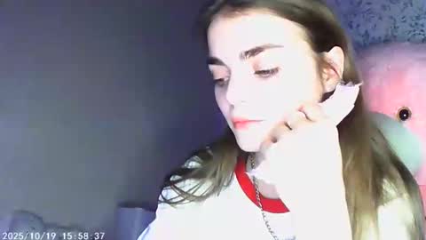 Snapshot of sophiesuvi chatting on 18, 10, 2025 Sophie and my bestie Mandy online show from 18, 10, 2025