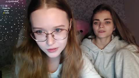 Snapshot of sophiesuvi chatting on 19, 10, 2025 Sophie and my bestie Mandy online show from 19, 10, 2025