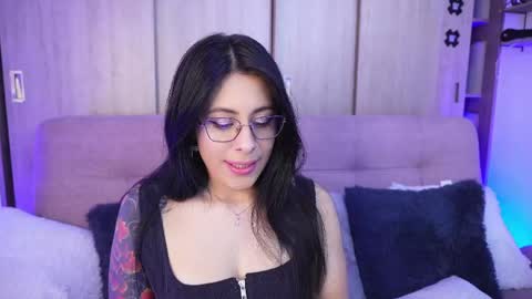 Sophiie online show from 6, 5, 2026