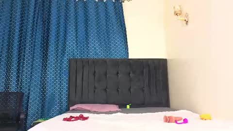sophisticated_seline online show from 4, 8, 2026