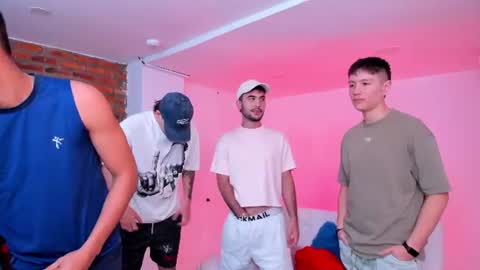 Snapshot of space_boys18 chatting on 1, 8, 2026 Gabo Lucas and Justin online show from 1, 8, 2026