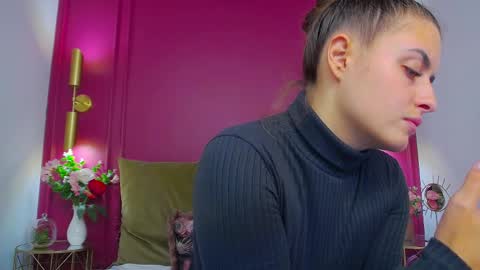 Snapshot of spacelady_ chatting on 16, 10, 2025 Julia online show from 16, 10, 2025