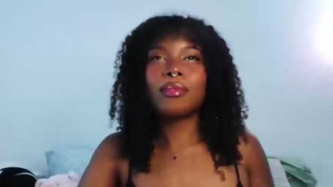 Snapshot of sparklingsoleil chatting on 15, 10, 2025 Soleil online show from 15, 10, 2025