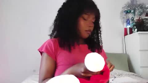 Snapshot of sparklingsoleil chatting on 22, 12, 2025 Soleil online show from 22, 12, 2025