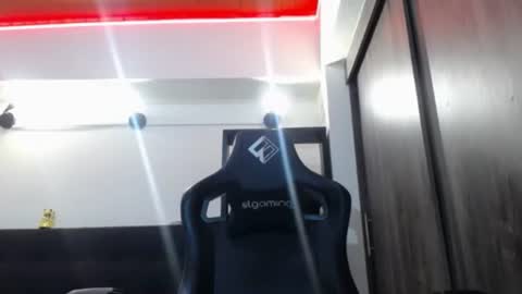 Snapshot of spartacus_cam chatting on 17, 6, 2026 online show from 17, 6, 2026
