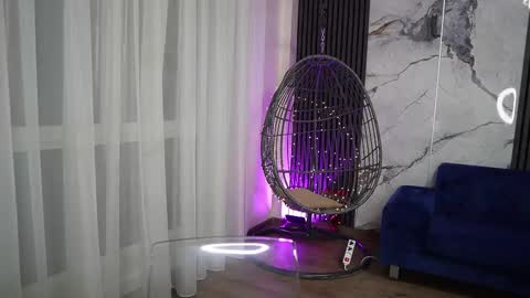 Spicy Maple online show from 25, 11, 2025