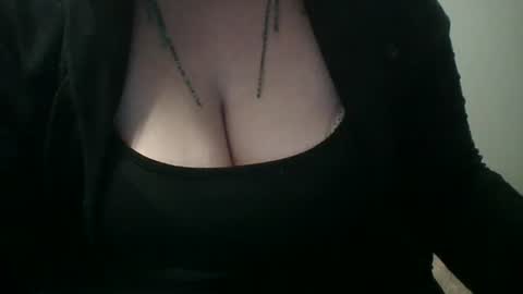 Snapshot of spinnerbitch chatting on 24, 6, 2026 Vanessa Spade online show from 24, 6, 2026