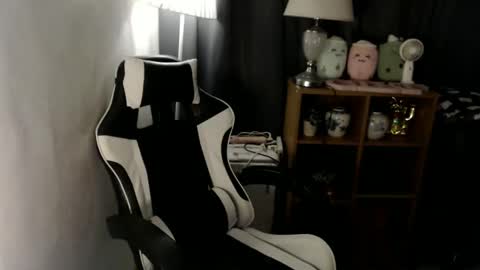 CALL ME RAINE online show from 21, 1, 2025