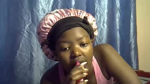 Snapshot of squirt_quueen chatting on 6, 3, 2026 squirt_quueen online show from 6, 3, 2026