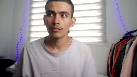 Snapshot of srcejotas chatting on 14, 10, 2025 sorry mom online show from 14, 10, 2025