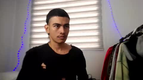 Snapshot of srcejotas chatting on 13, 11, 2025 sorry mom online show from 13, 11, 2025