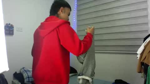 Snapshot of srcejotas chatting on 17, 11, 2025 sorry mom online show from 17, 11, 2025