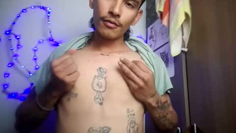 Snapshot of srcejotas chatting on 28, 11, 2025 sorry mom online show from 28, 11, 2025