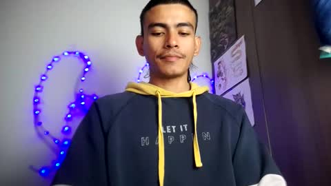 Snapshot of srcejotas chatting on 14, 12, 2025 sorry mom online show from 14, 12, 2025