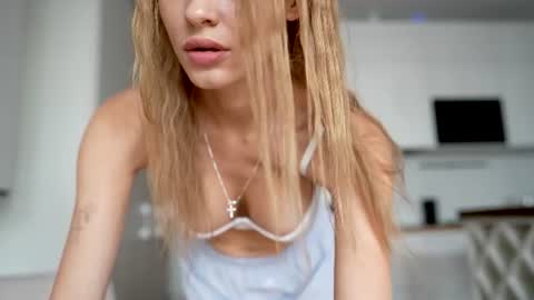 Scarlett online show from 25, 6, 2026
