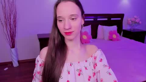 Snapshot of staceycutie chatting on 8, 3, 2026 StaceyCutie online show from 8, 3, 2026