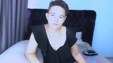 staceydarling online show from 27, 7, 2026