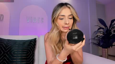 Stacy Woods online show from 30, 4, 2026