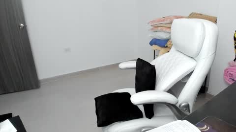 Zulma Yisset online show from 5, 2, 2025